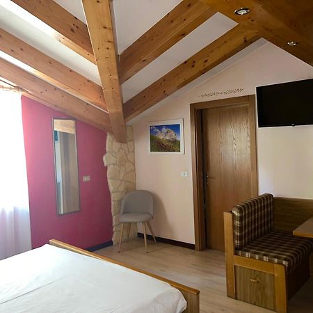 Hotel Rododendro Campitello di Fassa Exterior foto